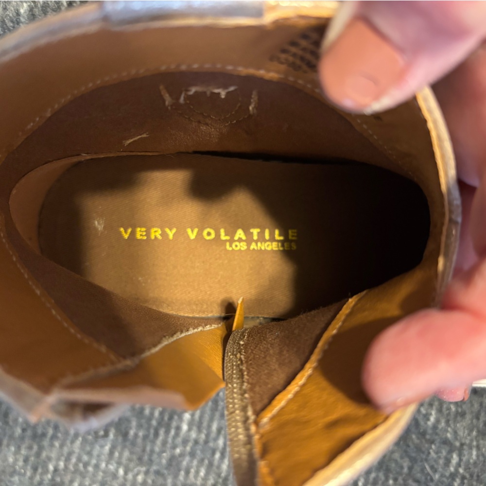 Very Volatile Los Angeles Cowgirl Sneaker Bootie Size 7 - Picture 8 of 12